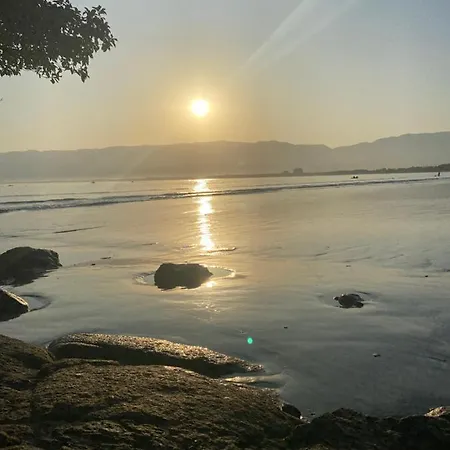 Casa em Bertioga condomínio 250 metros da praia Exterior foto