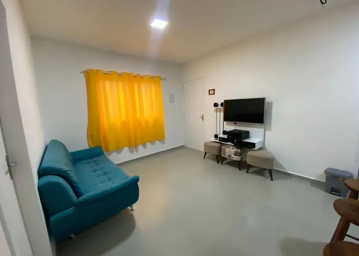 Casa em Bertioga condomínio 250 metros da praia